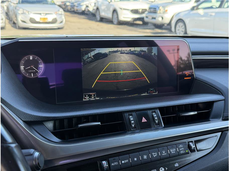 Used 2021 Lexus ES 300h w/ Premium Package image 38