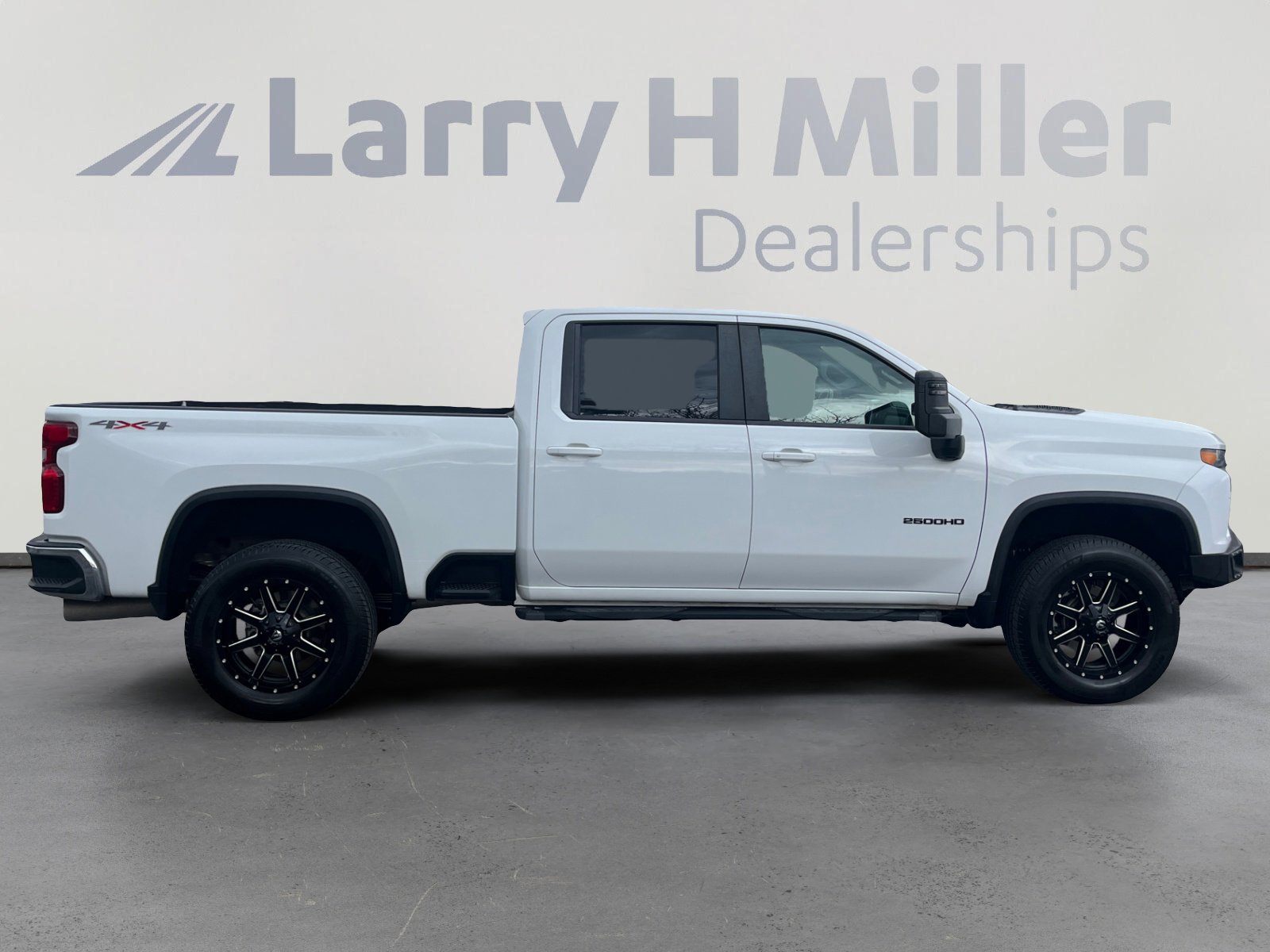 Used 2021 Chevrolet Silverado 2500 LT w/ Convenience Package image 6