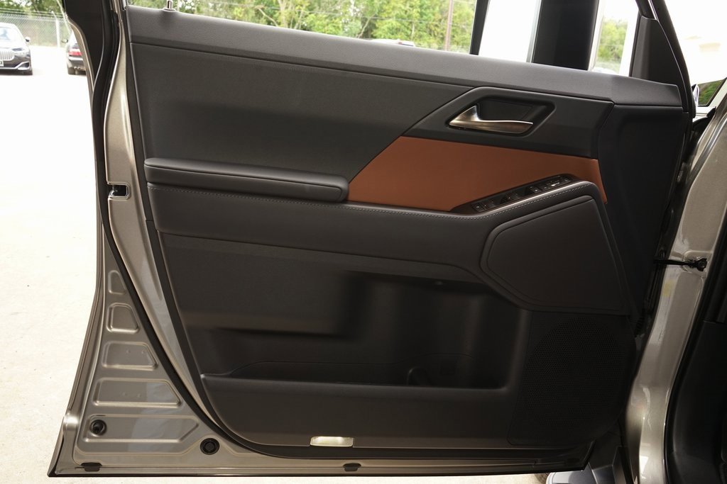 Used 2025 Lexus GX 550 image 23