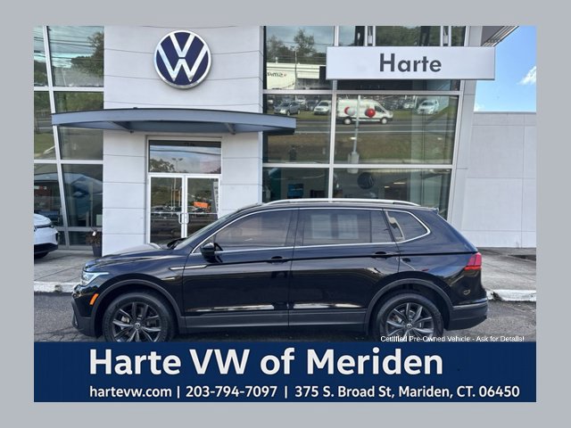 Certified 2022 Volkswagen Tiguan SE w/ Panoramic Sunroof Package AWD/4WD image 1