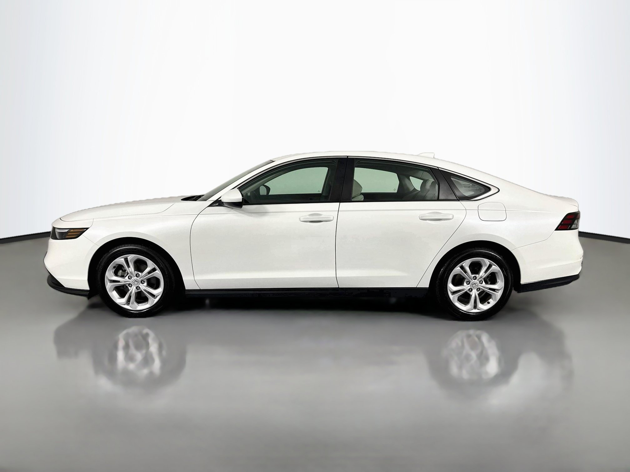 Used 2025 Honda Accord LX image 8