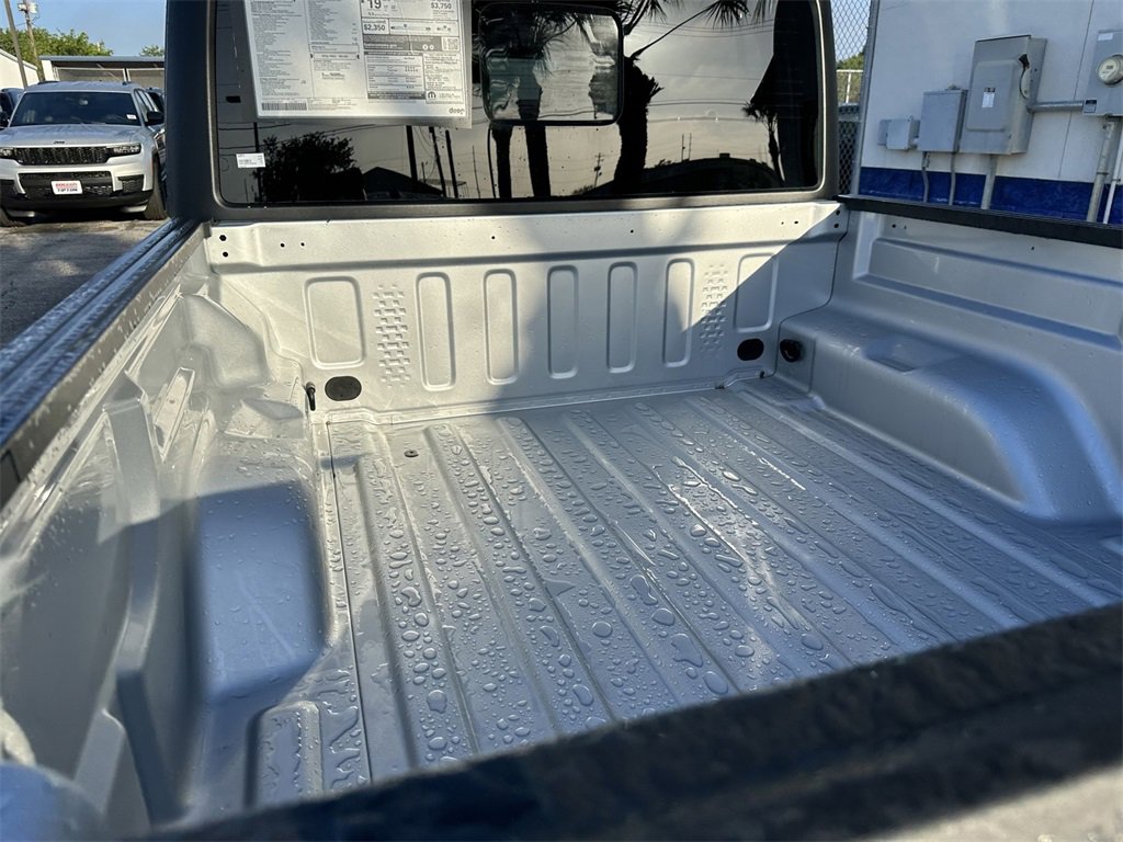 New 2023 Jeep Gladiator Willys image 12