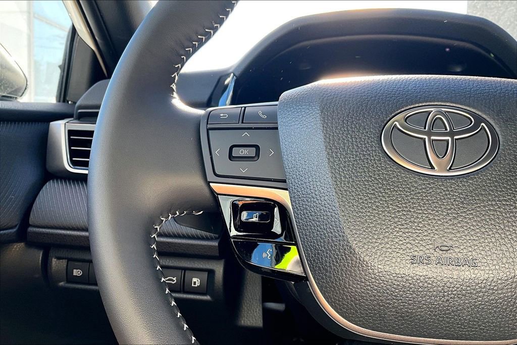 New 2026 Toyota Camry Hybrid image 13