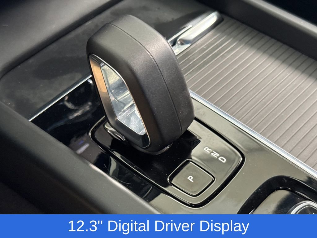 Certified 2025 Volvo XC60 B5 Core image 21