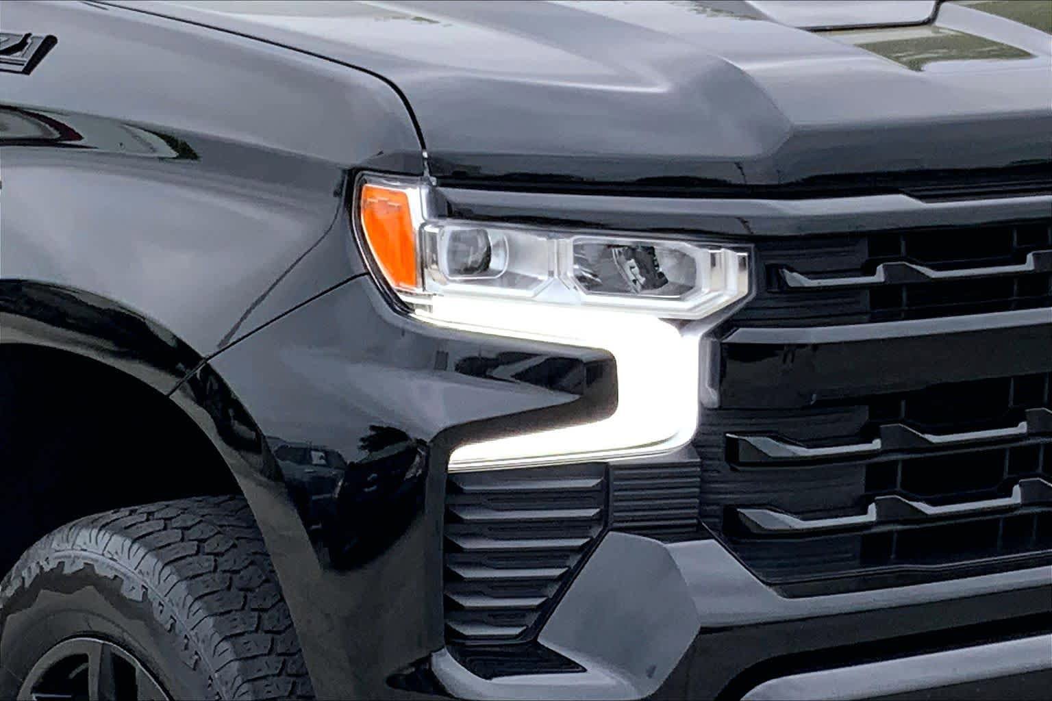 Used 2024 Chevrolet Silverado 1500 LT Trail Boss w/ Convenience Package II AWD/4WD image 24