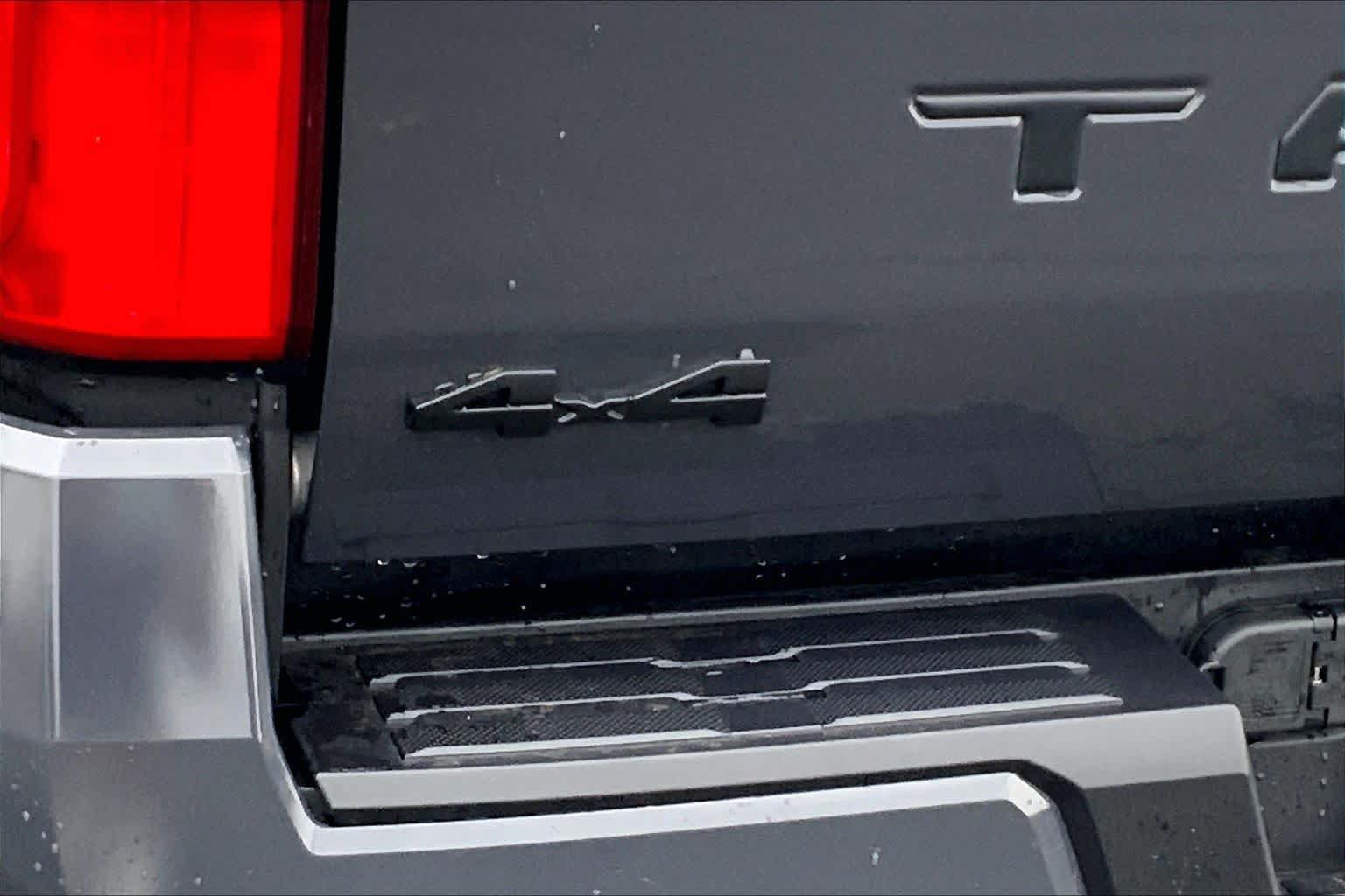 Used 2026 Toyota Tacoma SR5 AWD/4WD image 10