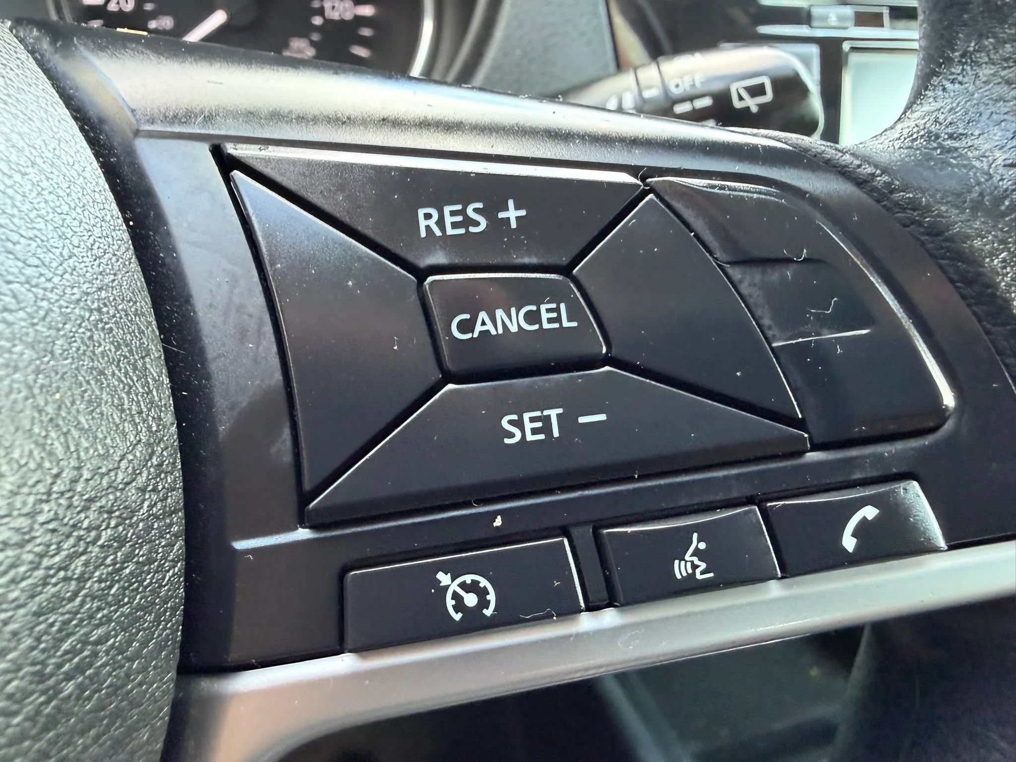 Used 2020 Nissan Rogue S AWD/4WD image 17