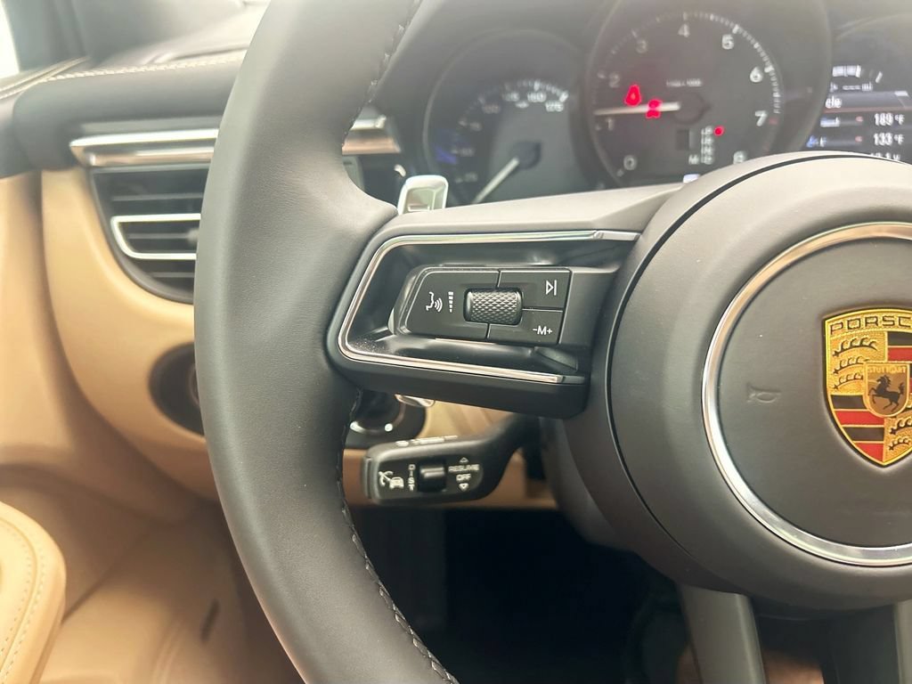 Used 2026 Porsche Macan AWD/4WD image 13