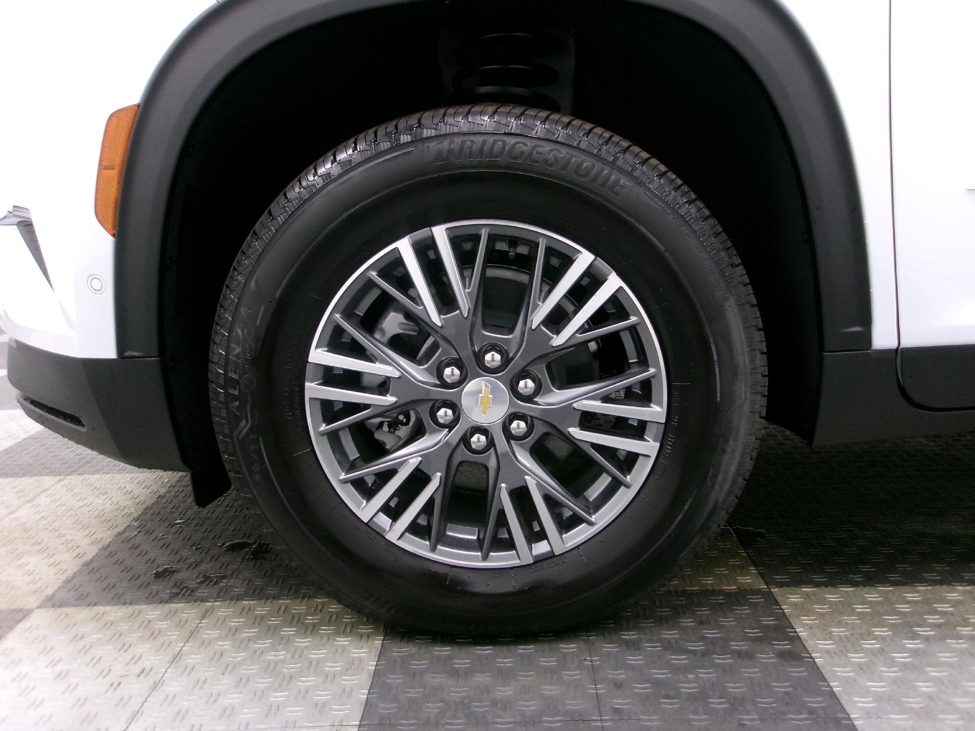 New 2026 Chevrolet Traverse LT w/ Enhanced Driving Package FWD image 8