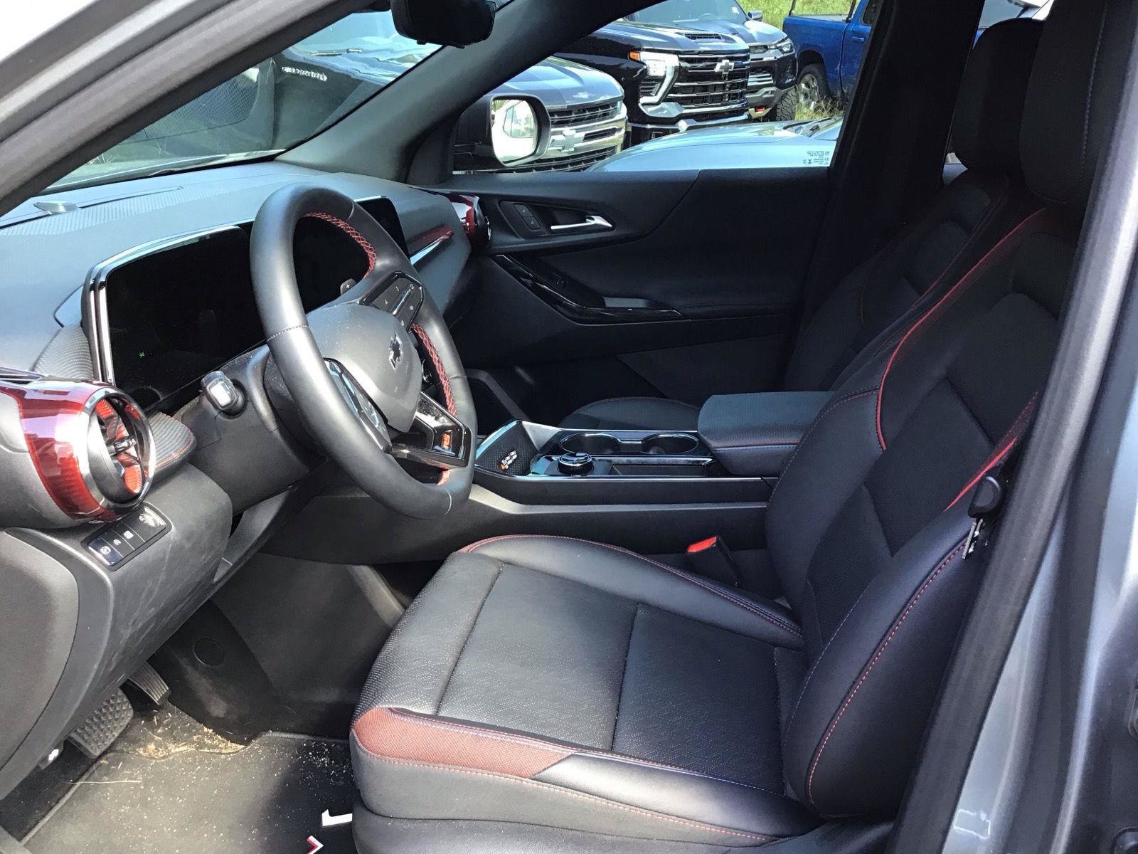 Used 2026 Chevrolet Equinox RS w/ Convenience Package III FWD image 9