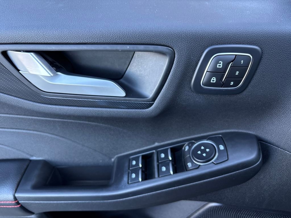 Certified 2023 Ford Escape ST-Line Select w/ Tech Pack #2 image 16