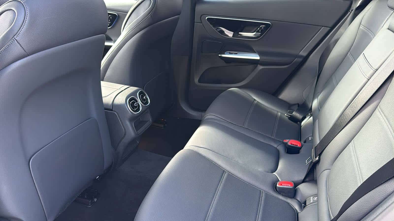 Certified 2026 Mercedes-Benz GLC 300 4MATIC image 31