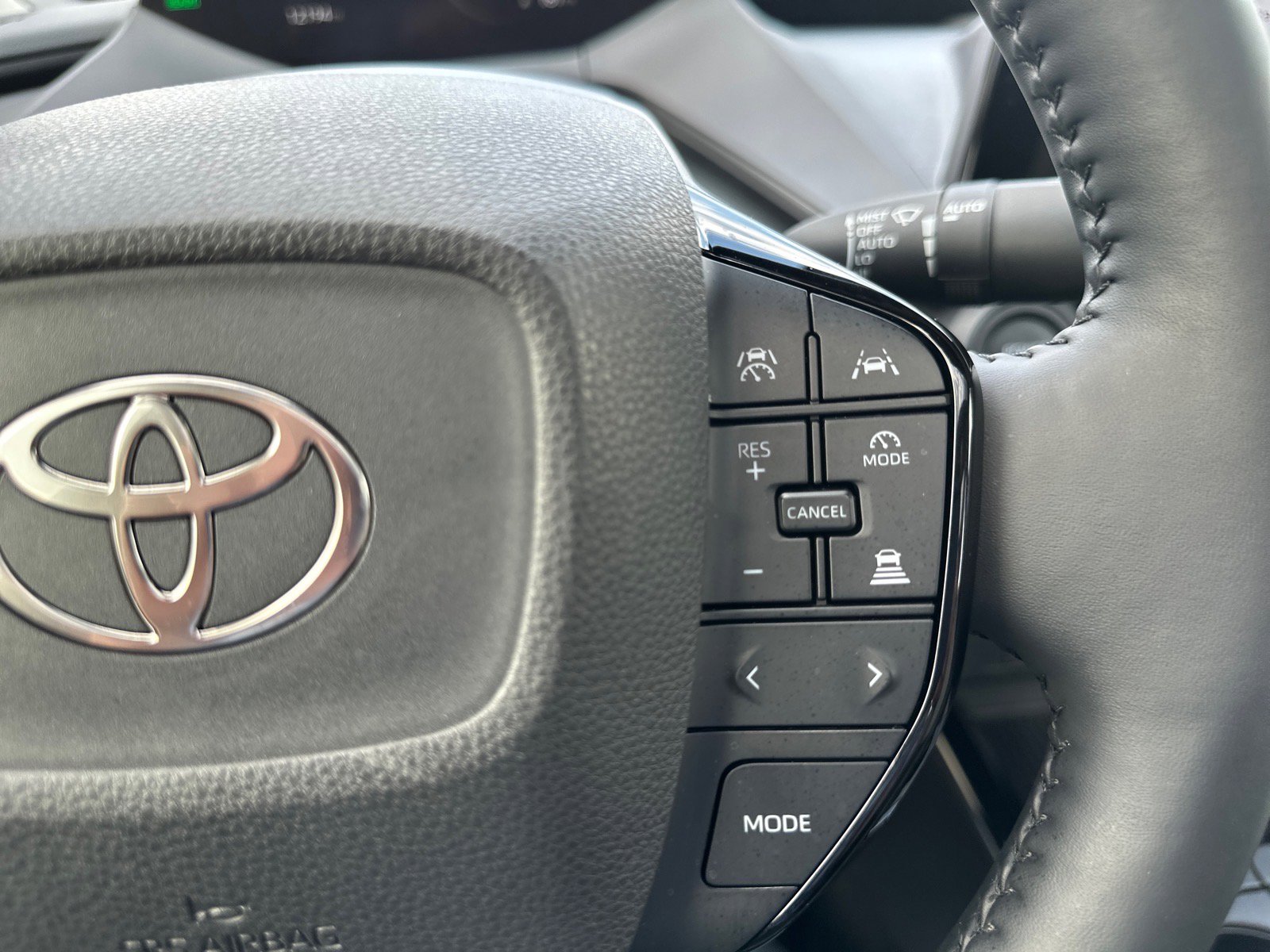 Used 2024 Toyota Prius XLE AWD/4WD image 33