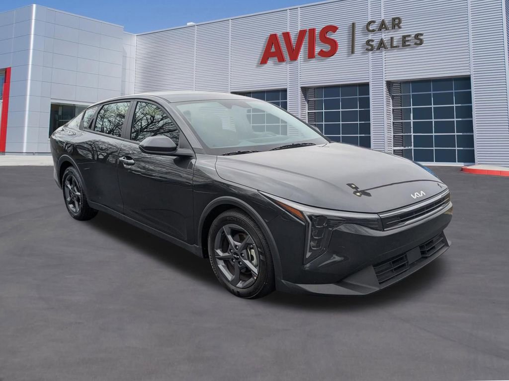 Used 2025 Kia K4 LXS image 38