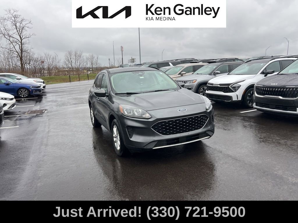 Used 2020 Ford Escape SE image 3