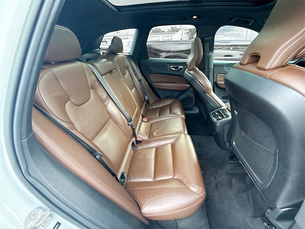 Used 2022 Volvo XC60 B5 Inscription w/ Advanced Package image 31