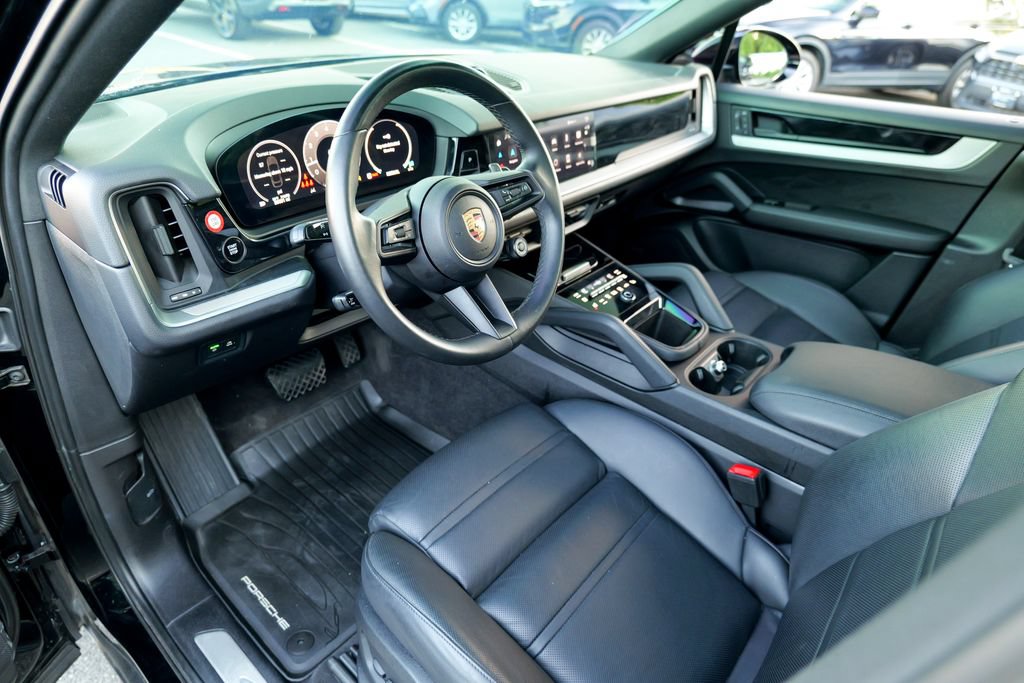 Used 2024 Porsche Cayenne Coupe AWD/4WD image 20