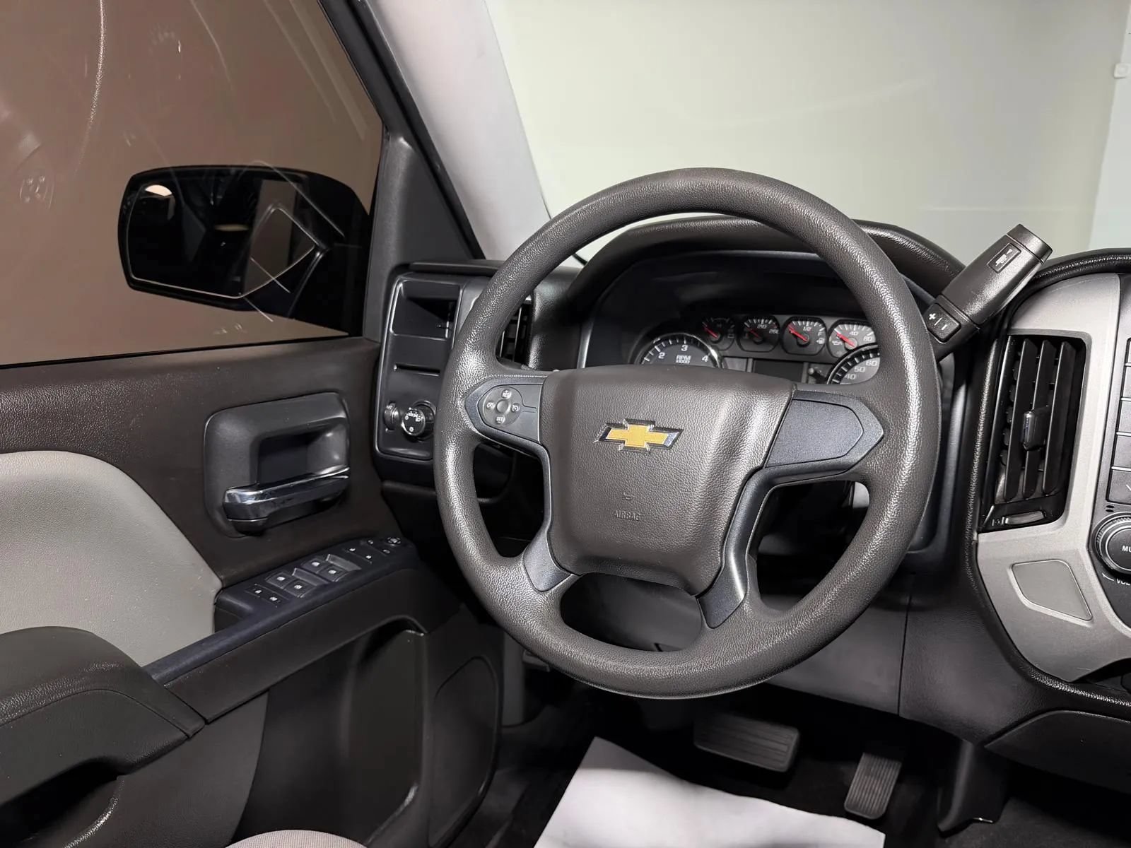 Used 2018 Chevrolet Silverado 1500 Custom w/ Custom Value Package RWD image 19