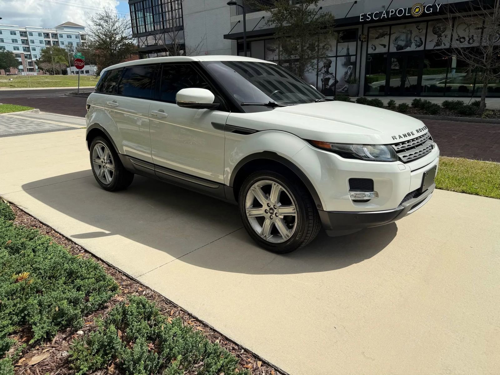 Used 2013 Land Rover Range Rover Evoque Pure Plus AWD/4WD image 3
