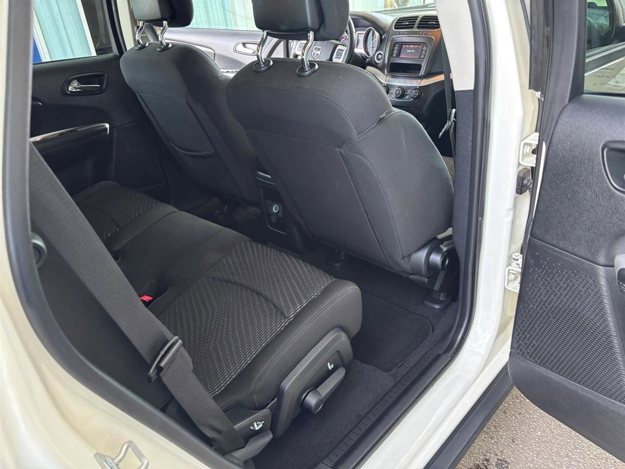 Used 2018 Dodge Journey SE w/ Popular Equipment Group FWD image 12