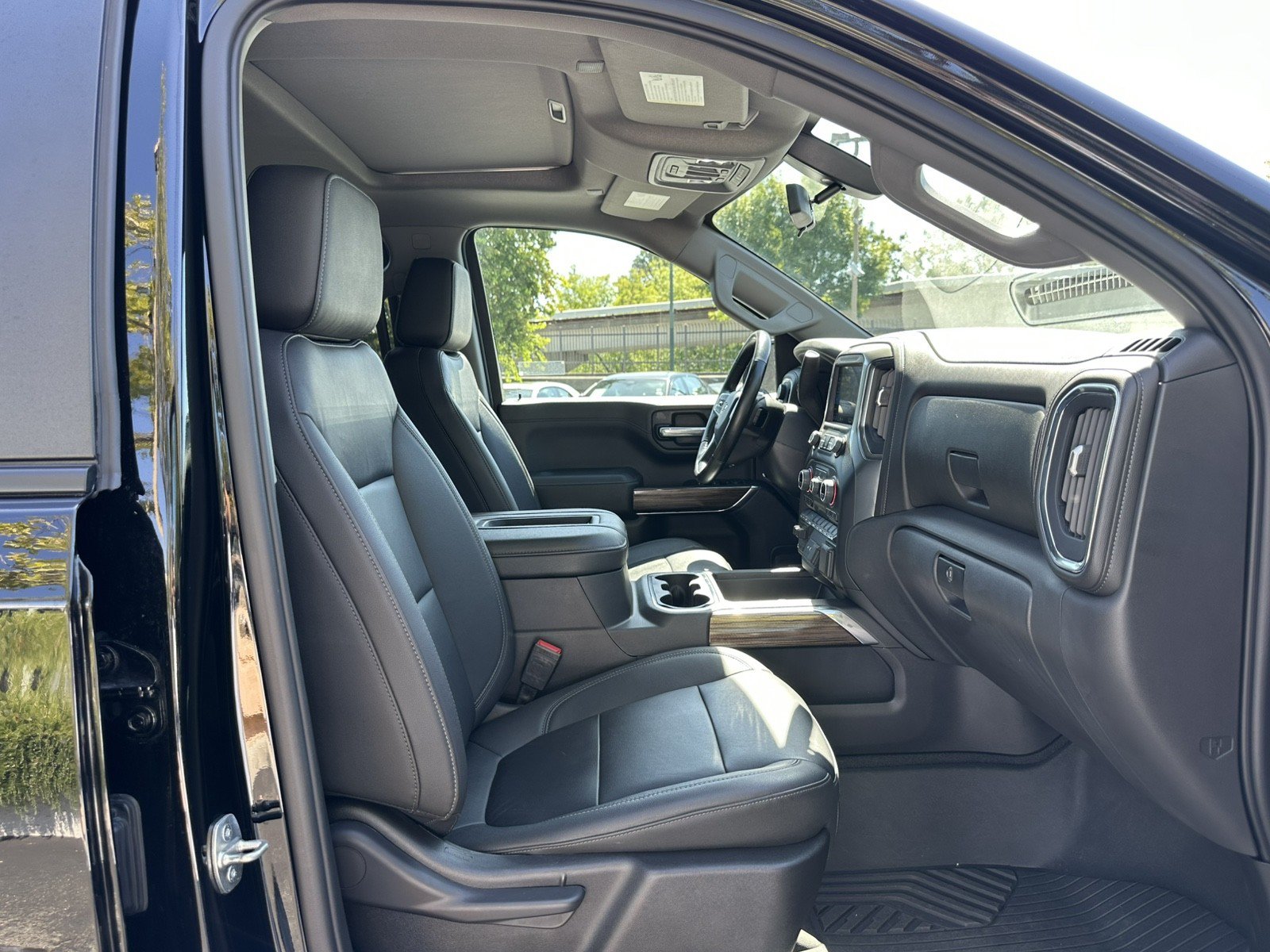 Used 2022 Chevrolet Silverado 1500 LT Trail Boss w/ LT Trail Boss Premium Package AWD/4WD image 20