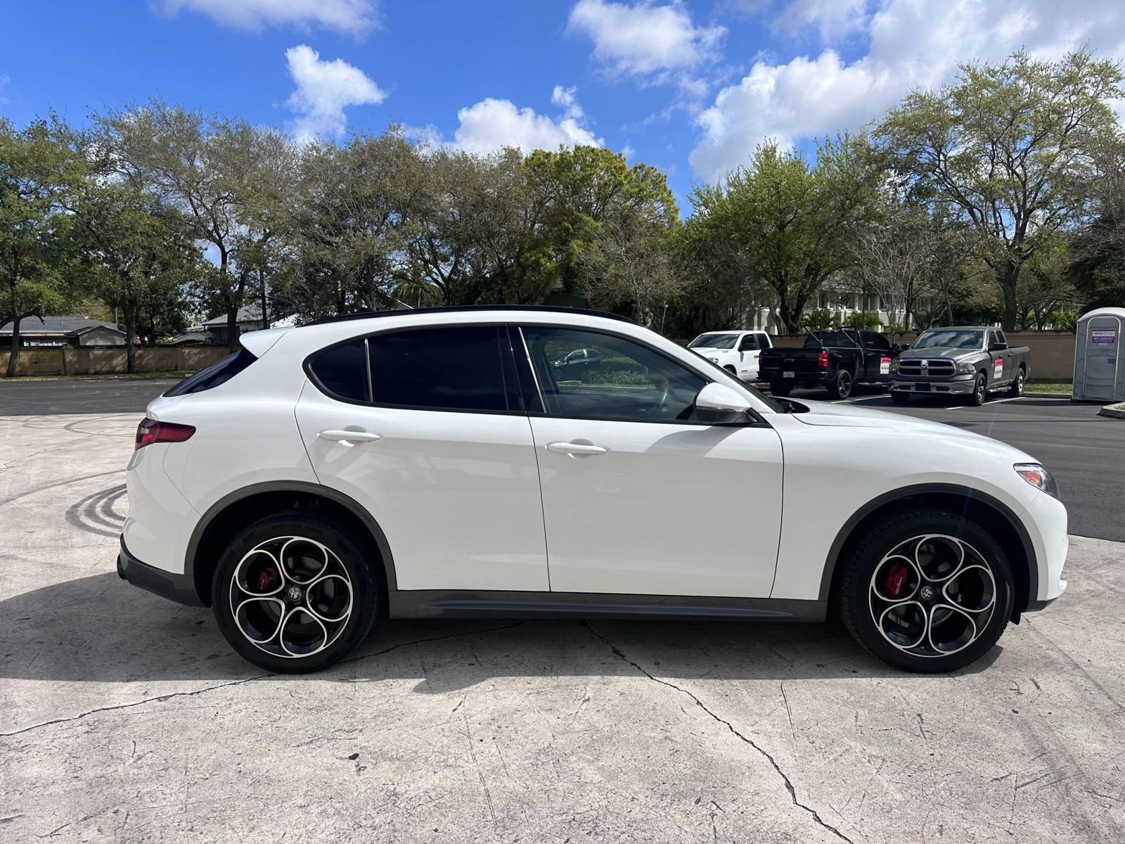 Used 2022 Alfa Romeo Stelvio Ti AWD/4WD image 4
