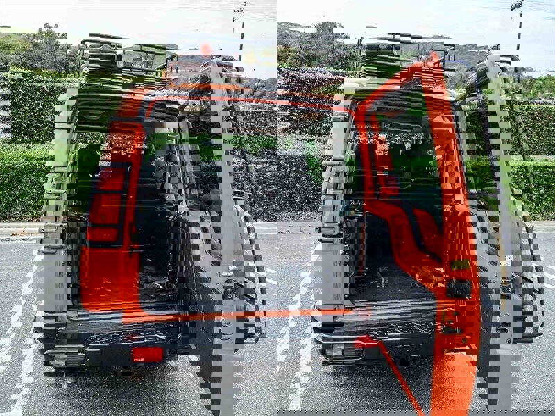 Used 2004 Land Rover Discovery S image 32