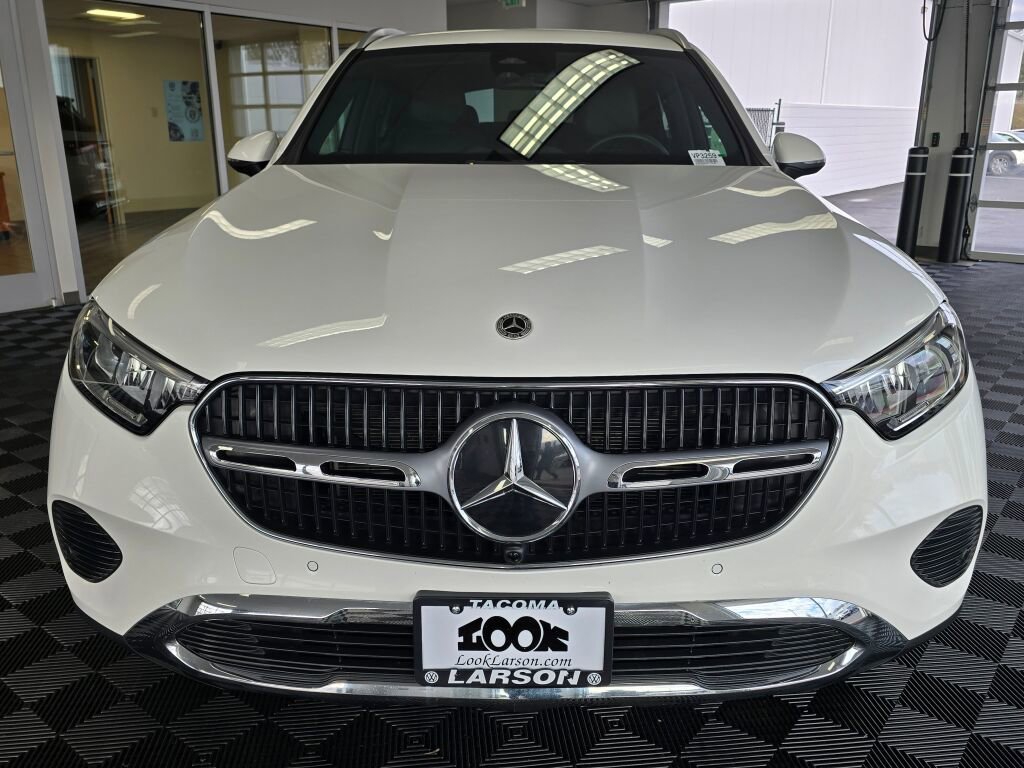 Used 2024 Mercedes-Benz GLC 300 4MATIC image 9