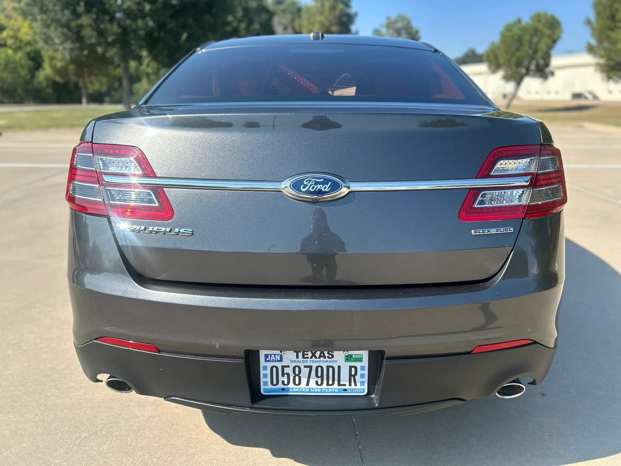 Used 2017 Ford Taurus SE FWD image 7