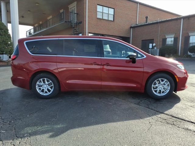 New 2026 Chrysler Pacifica Select FWD image 2