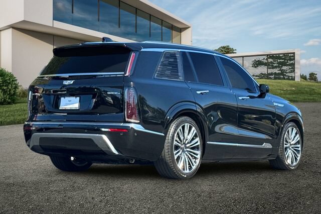 Certified 2026 Cadillac Vistiq Premium Luxury w/ LPO, Floor Liner Package AWD/4WD image 2