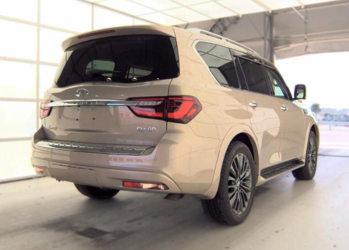 Used 2023 INFINITI QX80 Sensory w/ Cargo Package AWD/4WD image 4