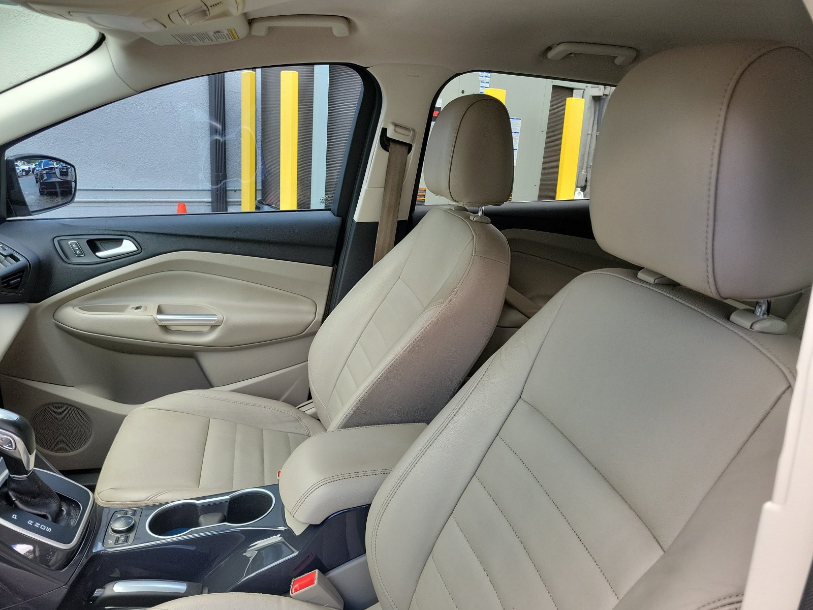 Used 2014 Ford Escape Titanium FWD image 11