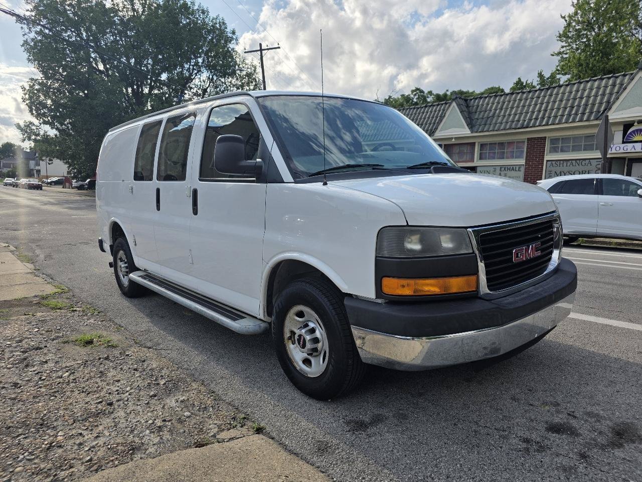 Used 2014 GMC Savana 2500 RWD image 7