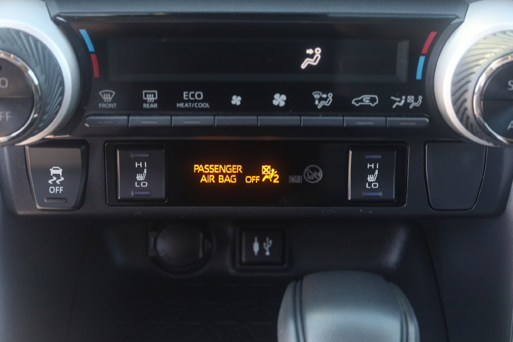 Certified 2019 Toyota RAV4 XLE AWD/4WD image 13
