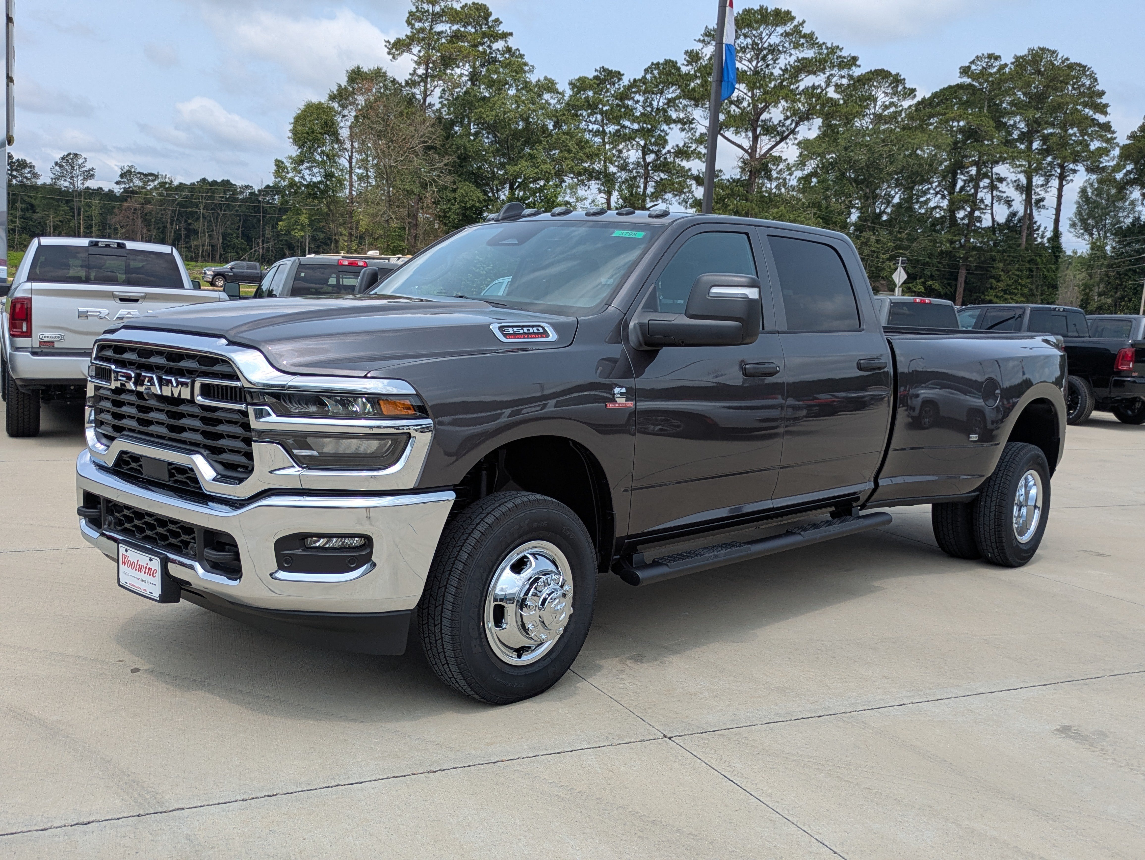 New 2026 RAM 3500 Tradesman AWD/4WD image 4