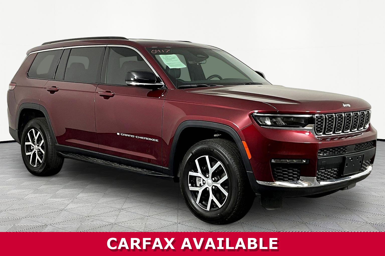 Used 2025 Jeep Grand Cherokee L Limited w/ Trailer Tow Package AWD/4WD image 3