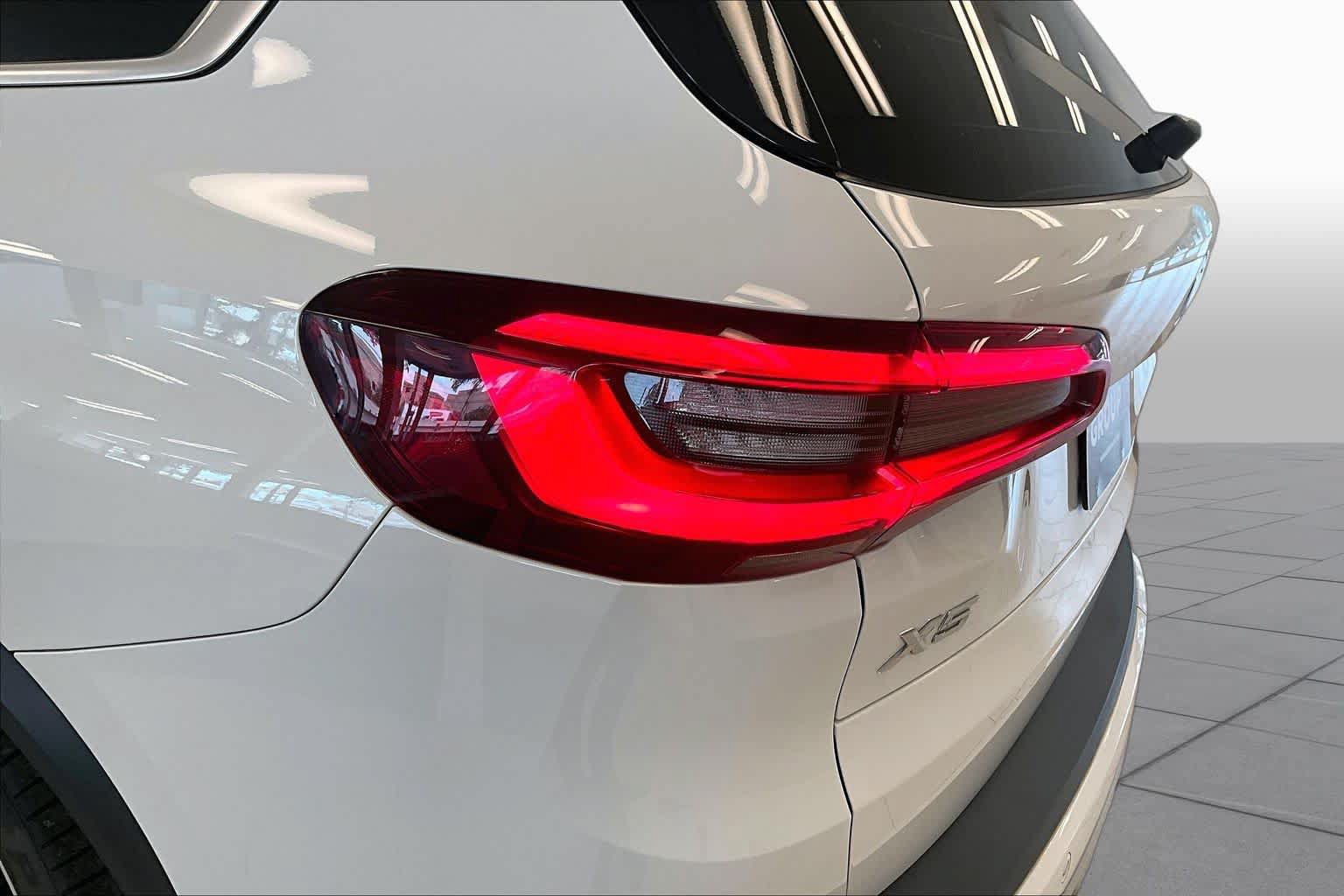 Used 2023 BMW X5 sDrive40i w/ Climate Comfort Package RWD image 28