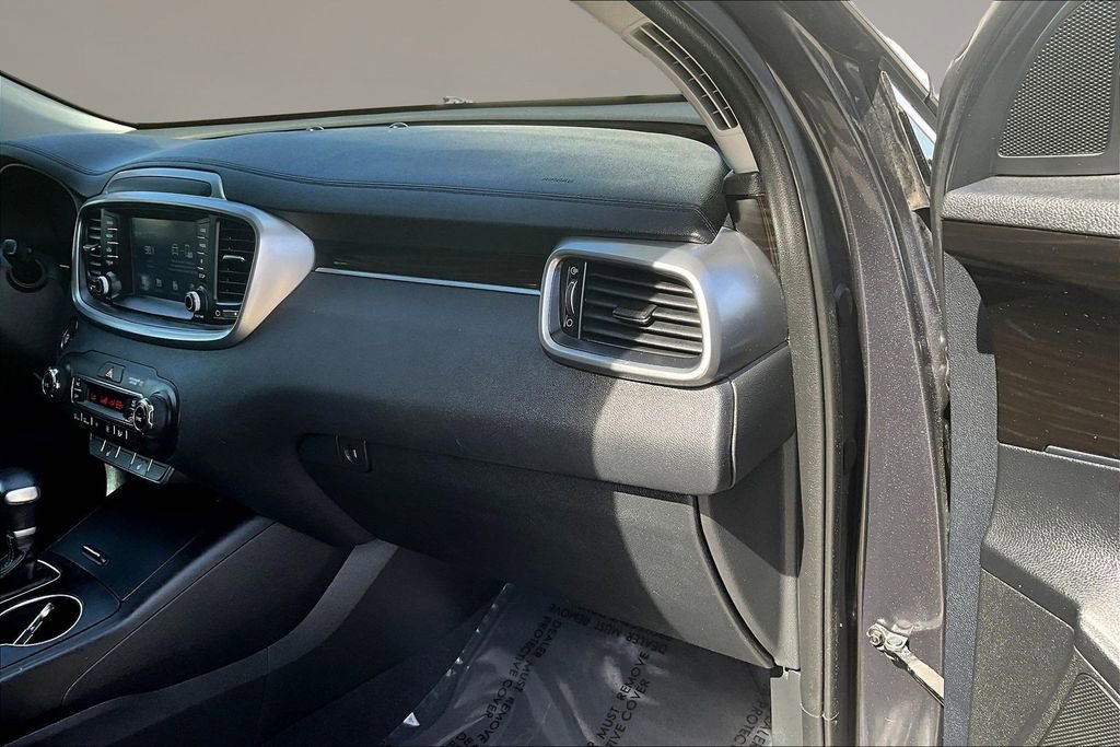Used 2020 Kia Sorento S image 24