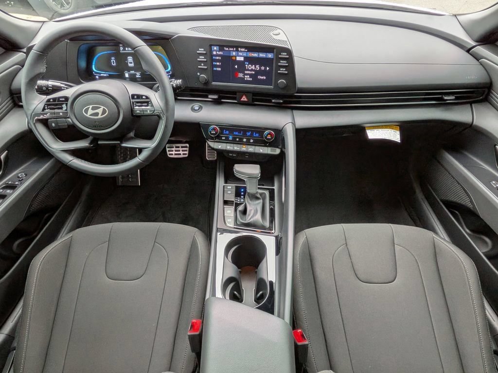 Used 2026 Hyundai Elantra Sport FWD image 11