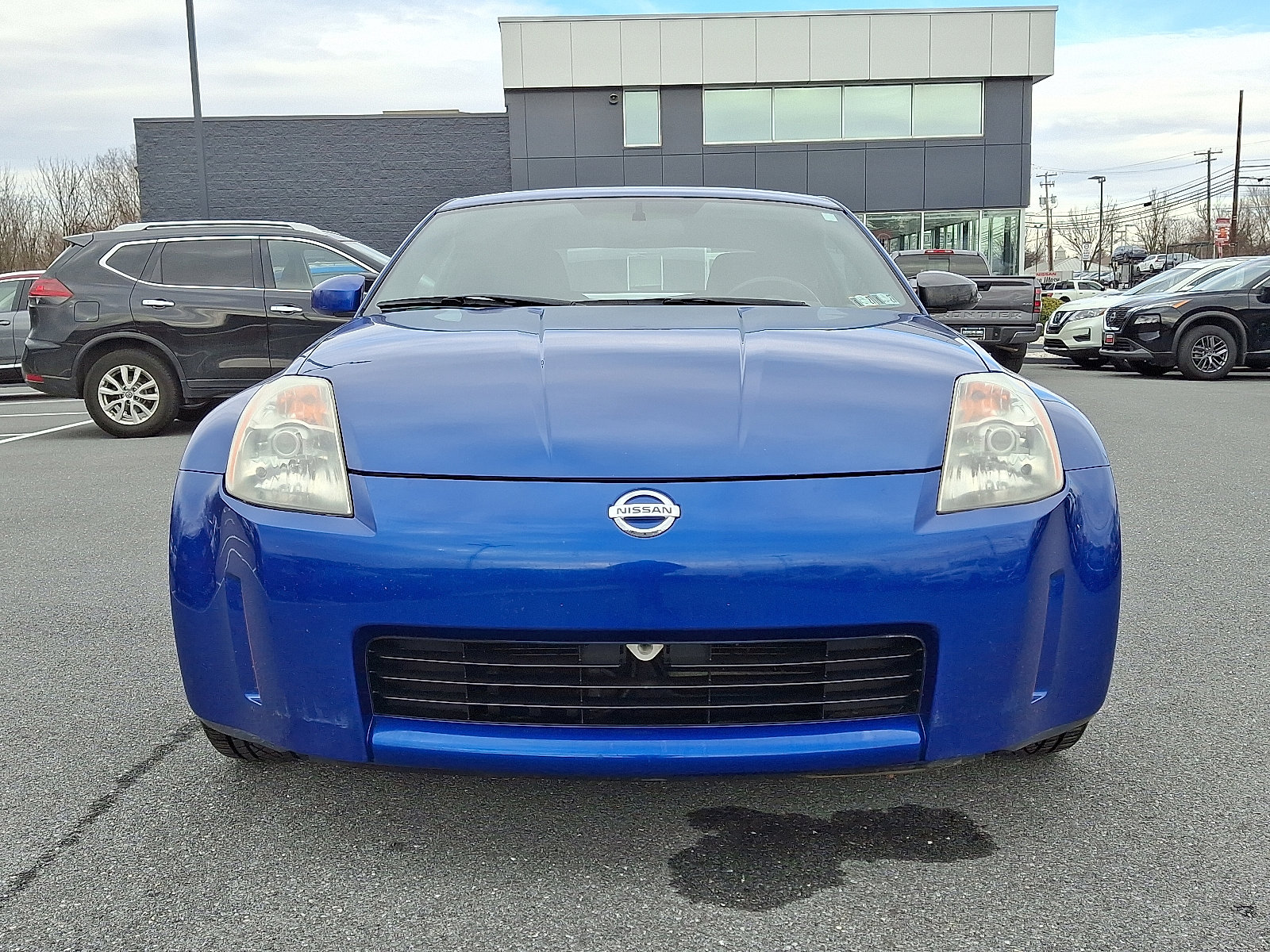 Used 2004 Nissan 350Z Touring w/ Cargo Convenience Pkg video 2