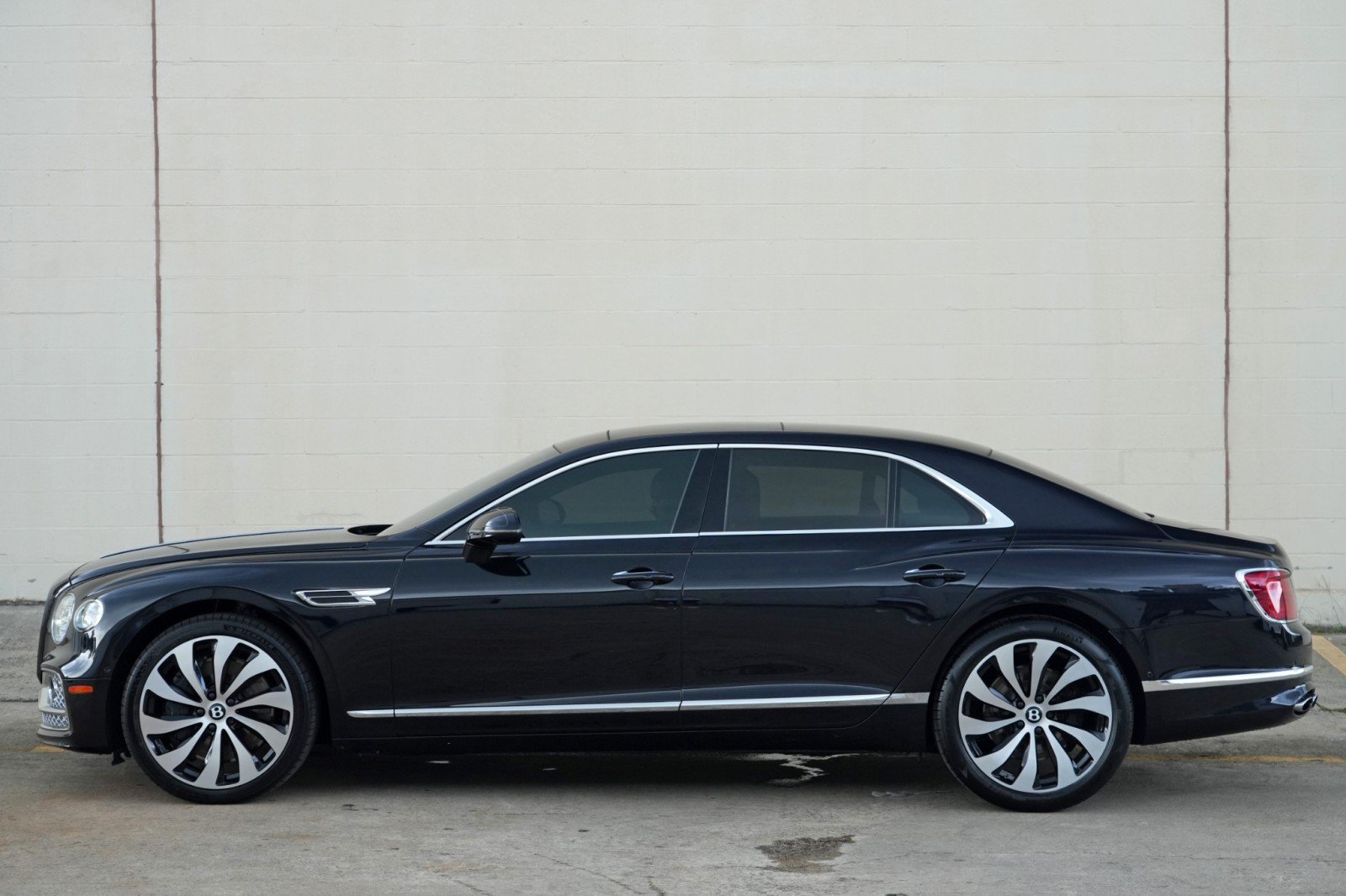 Used 2023 Bentley Flying Spur Azure AWD/4WD image 71