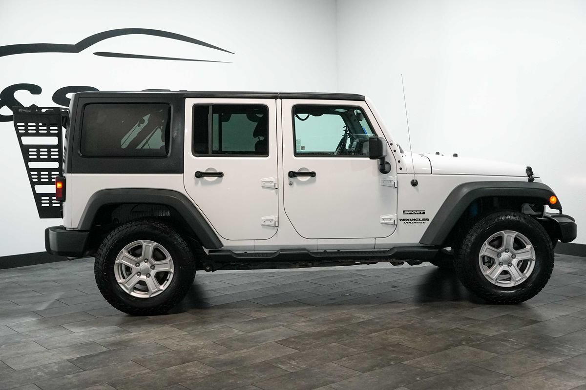 Used 2017 Jeep Wrangler Unlimited Sport w/ Quick Order Package 24S AWD/4WD image 7
