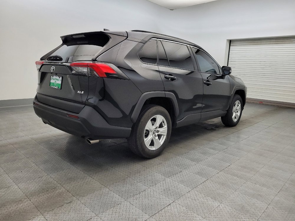 Used 2021 Toyota RAV4 XLE w/ Convenience Package image 9