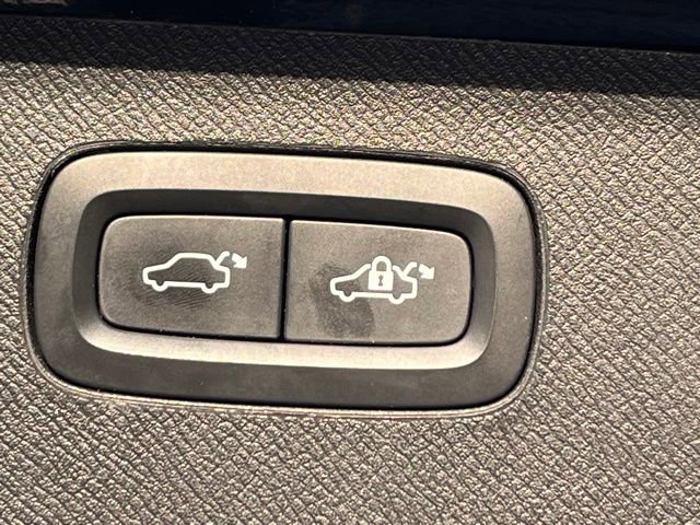 Used 2020 Volvo XC90 T6 Momentum image 10