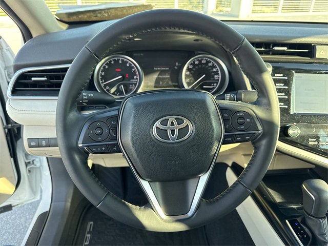 Used 2018 Toyota Camry XLE image 14