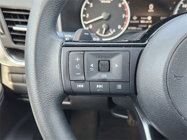 Used 2023 Nissan Rogue SV image 28