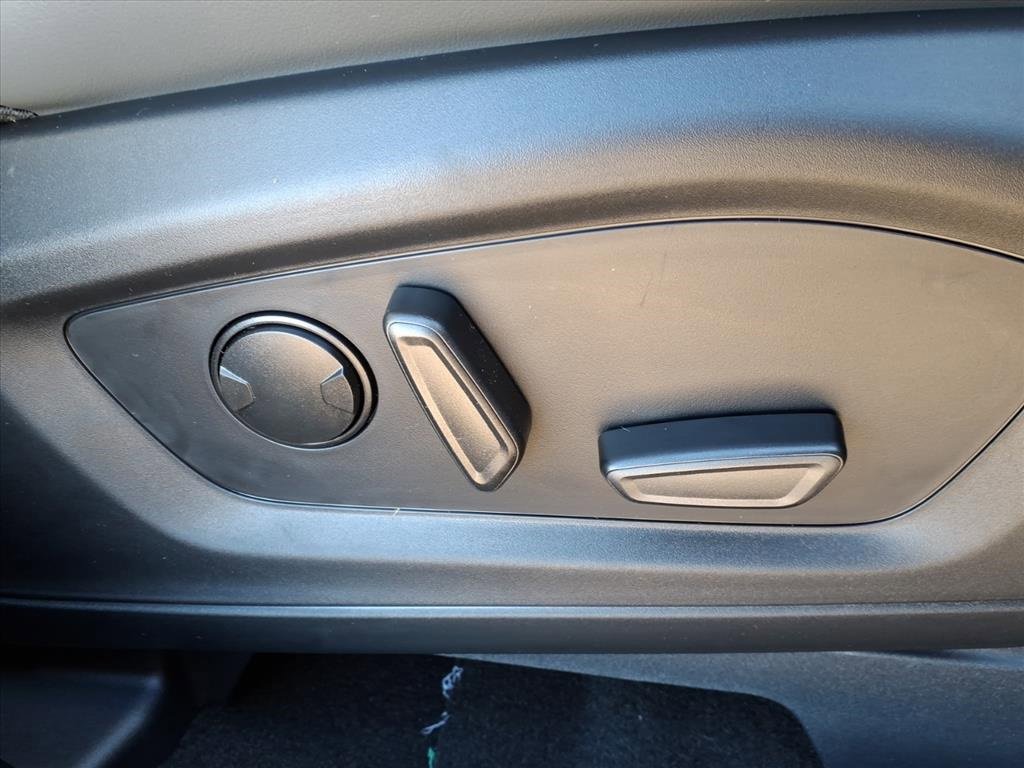 New 2025 Ford Explorer Active w/ Active Comfort Package image 10