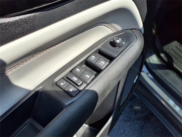 Used 2022 Jeep Compass Limited w/ Sun and Sound Group image 11