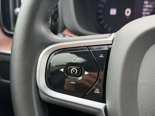 Used 2024 Volvo XC60 B5 Plus w/ Protection Package Premier AWD/4WD image 29